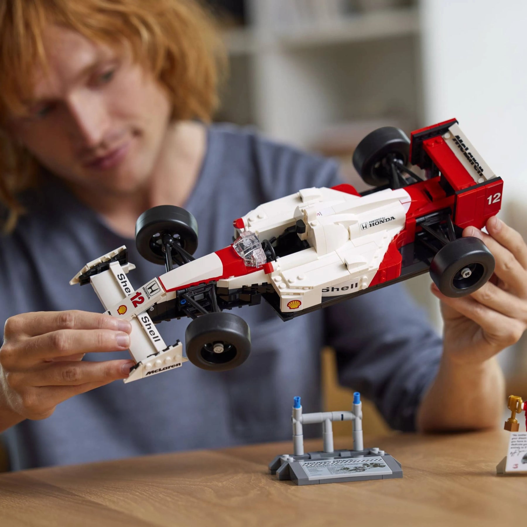 LEGO Set Icons 10330 McLaren MP4/4 e Ayrton Senna 693 peças